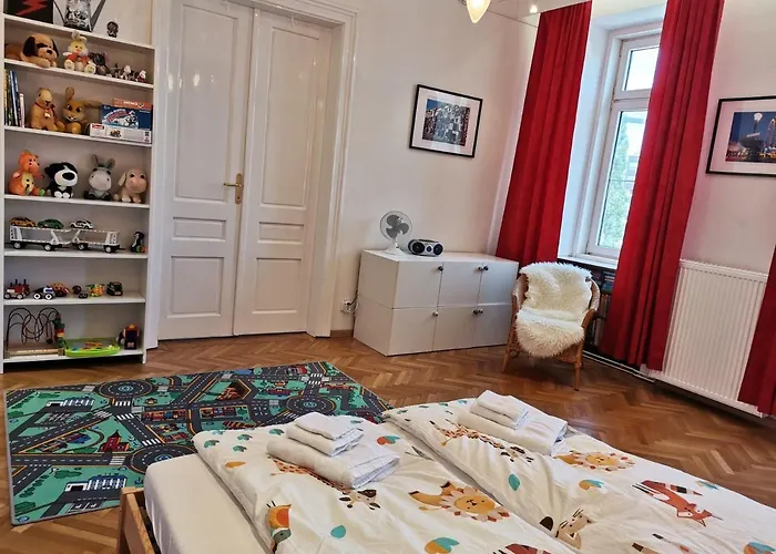 Family With Two Bathrooms Near To Center Daire *